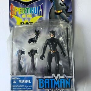 Hasbro“Technocast Catwoman” Figure